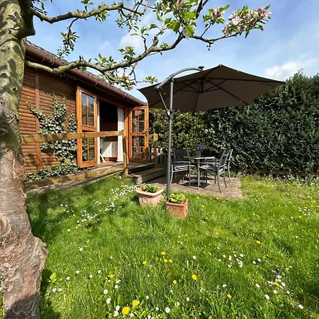 Tiny House Mit Garten In See-naehe Apartment Tauche